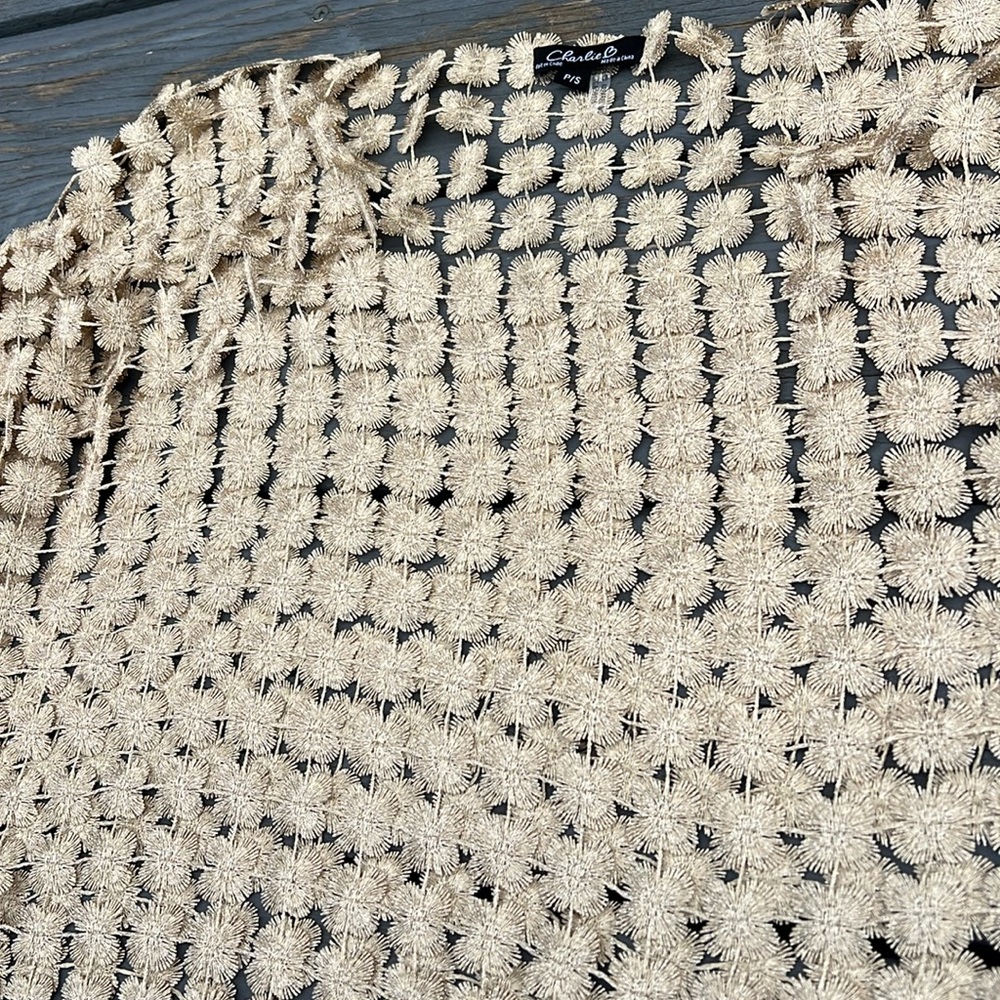 Ivory/Cream Sheer Flower Crochet-Like Top Never Worn - Picture 13 of 16